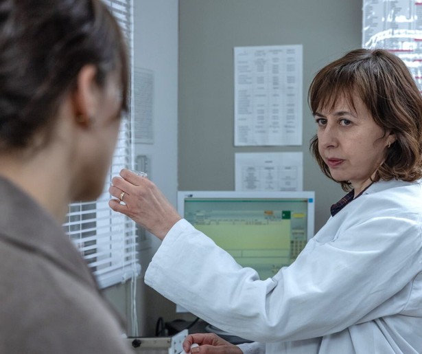 Valérie Bonneton moet de gevolgen van haar acties onder ogen zien in L'affaire Laura Stern