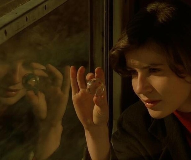 Hypnotiserende dubbelrol in La double vie de Véronique