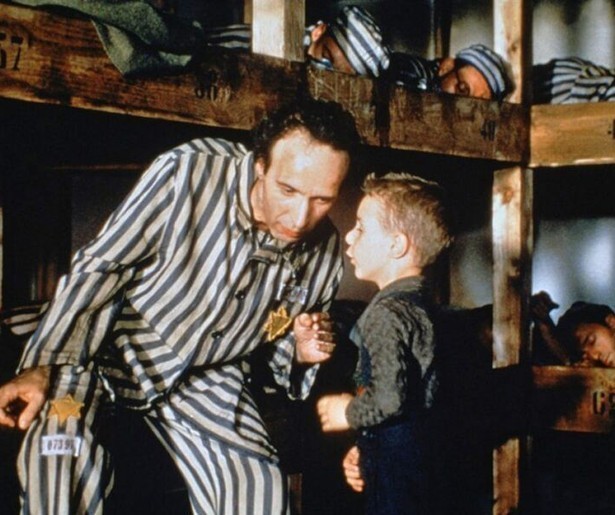 Roberto Benigni vecht voor het leven van zijn zoontje in La vita è bella