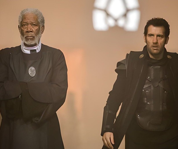 Clive Owen eert Morgan Freeman in Last Knights