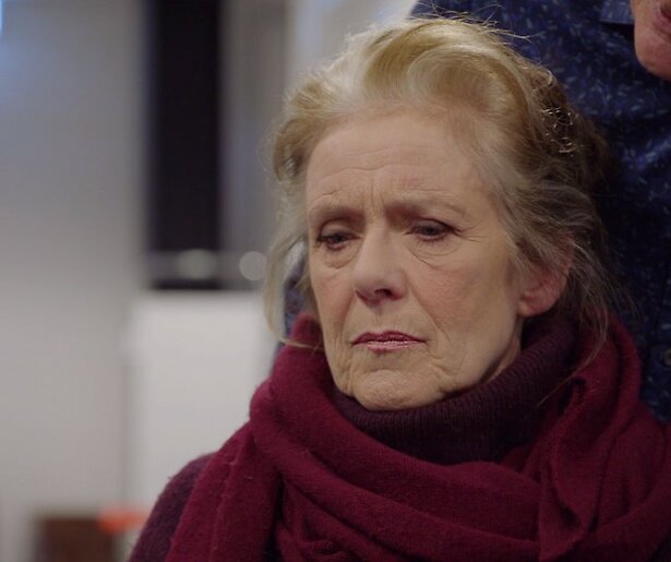 Laura moet revalideren in Goede Tijden, Slechte Tijden