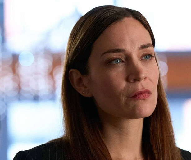 Graff en Bateman onderzoeken in Law & Order Toronto: Criminal Intent een schokkende moord in een luxueuze villawijk