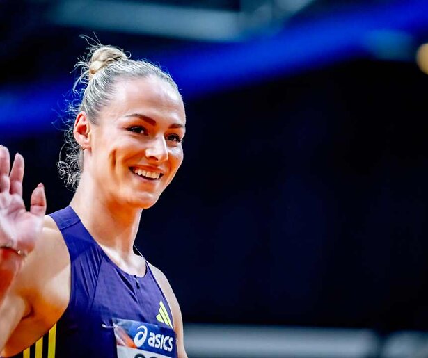 Alle ogen op Lieke Klaver tijdens de finale van de 400 meter tijdens het WK atletiek indoor