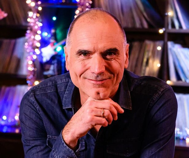 Leo Blokhuis belicht de geschiedenis van de popmuziek op NPO 3