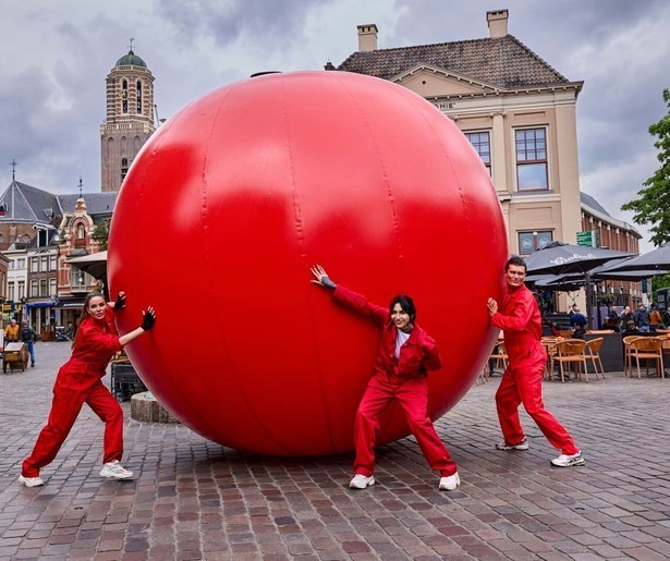 De teams van Dennis Weening en Koen Pieter van Dijk struinen door Zwolle in Let's Play Ball