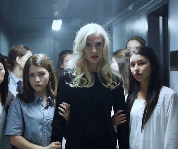 Het geheim van een hermetisch gesloten kostschool in de claustrofobische thriller Level 16