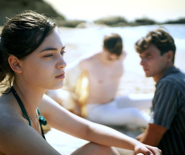 Anamaria Vartolomei staat er helemaal alleen voor L'événement