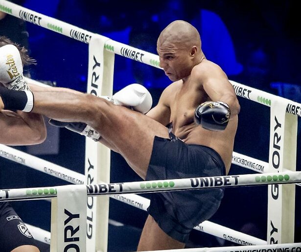 De Acht van Glory: Levi Rigters toont een aantal bepalende momenten uit het leven van de bokser