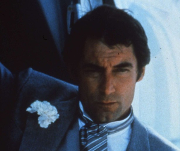 Timothy Dalton mag zich er eigenlijk niet mee bemoeien in Licence to Kill