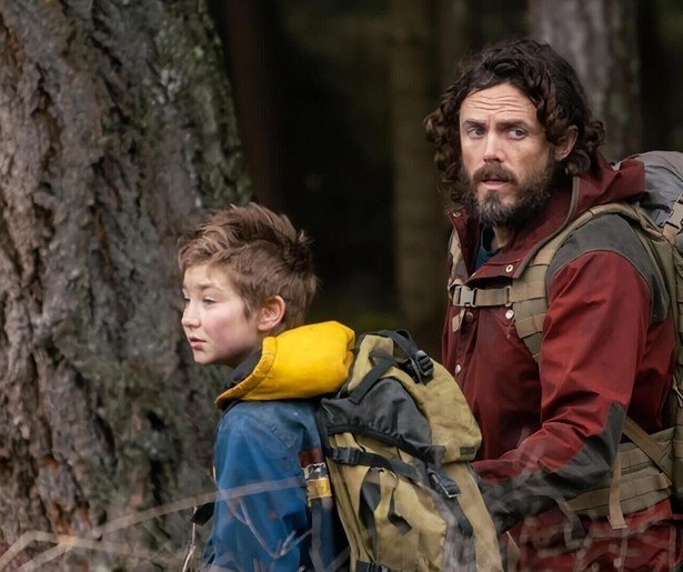 Casey Affleck doet er alles aan om zijn dochter te beschermen in Light of My Life
