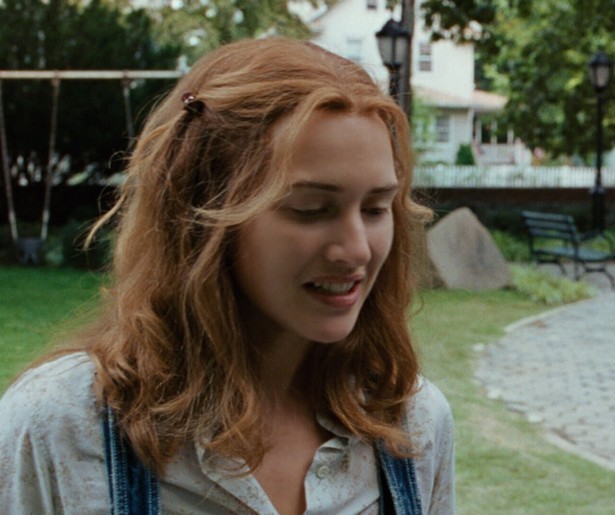 Kate Winslet voelt zich in Little Children niet thuis in een Amerikaanse buitenwijk