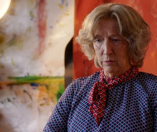 Loes Luca wil nu echt naar huis in Maud & Babs