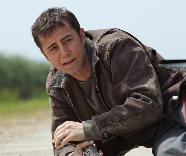 Joseph Gordon-Levitt moet Bruce Willis vermoorden in actieknaller Looper