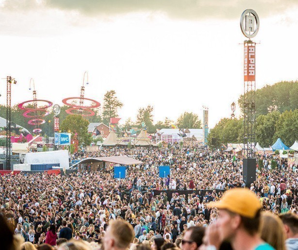 Eva Koreman en Roel Maalderink geven een impressie van de eerste twee avonden van Lowlands
