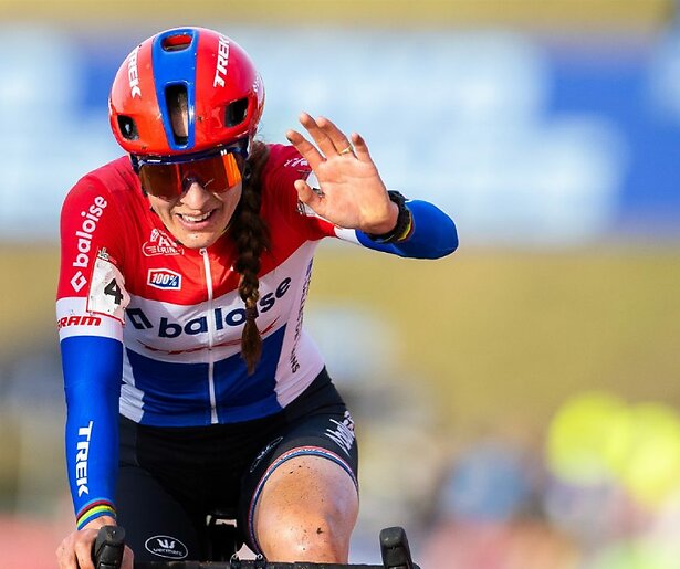 Welke Nederlandse gaat voor goud tijdens het WK Veldrijden in Tábor? 