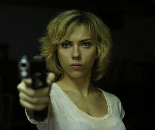 Scarlett Johansson heeft er de buik vol van in Lucy