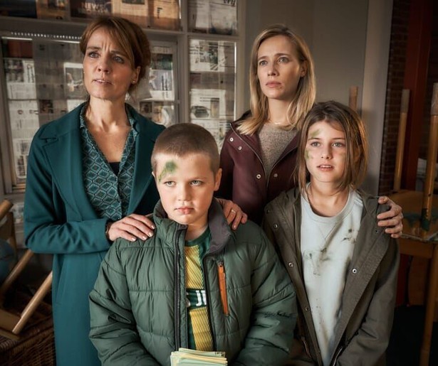 Ilse Warringa heeft haar handen vol in Luizenmoeder - De Film op NPO 3