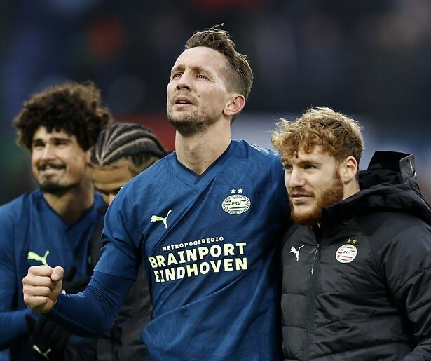 PSV sluit de groepsfase van de UEFA Champions League af tegen Arsenal