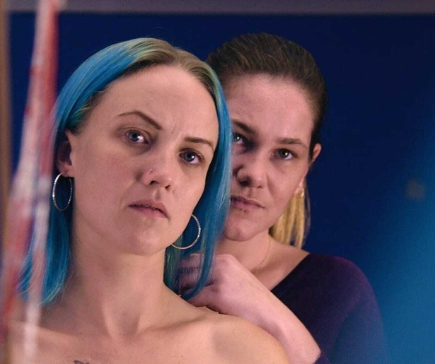 De vriendschap van Roxanne Scrimshaw en Nichola Burley staat op het spel in Lynn + Lucy