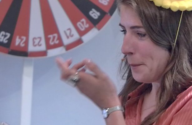 Videosnack: Marieke Elsinga in tranen door Mattie Valk