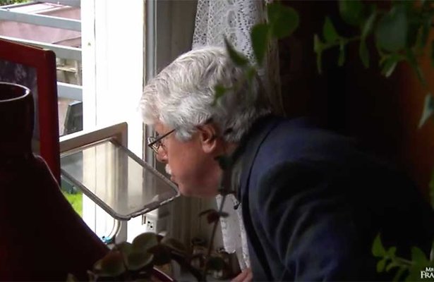 Videosnack: Het wordt emotioneel in Mr. Frank Visser Rijdt Visite 