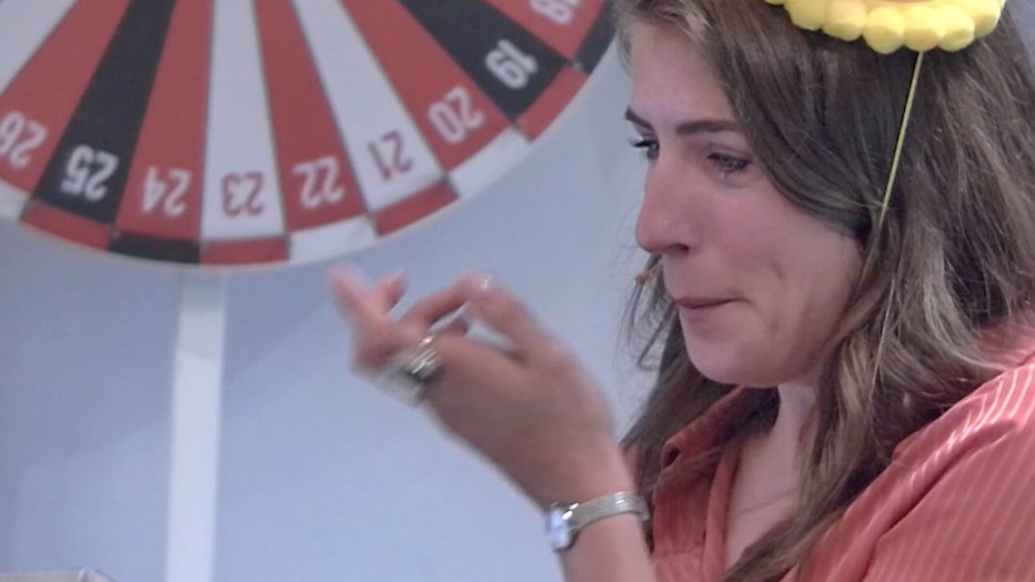 Videosnack: Marieke Elsinga in tranen door Mattie Valk Videosnack: Marieke Elsinga in tranen door Mattie Valk