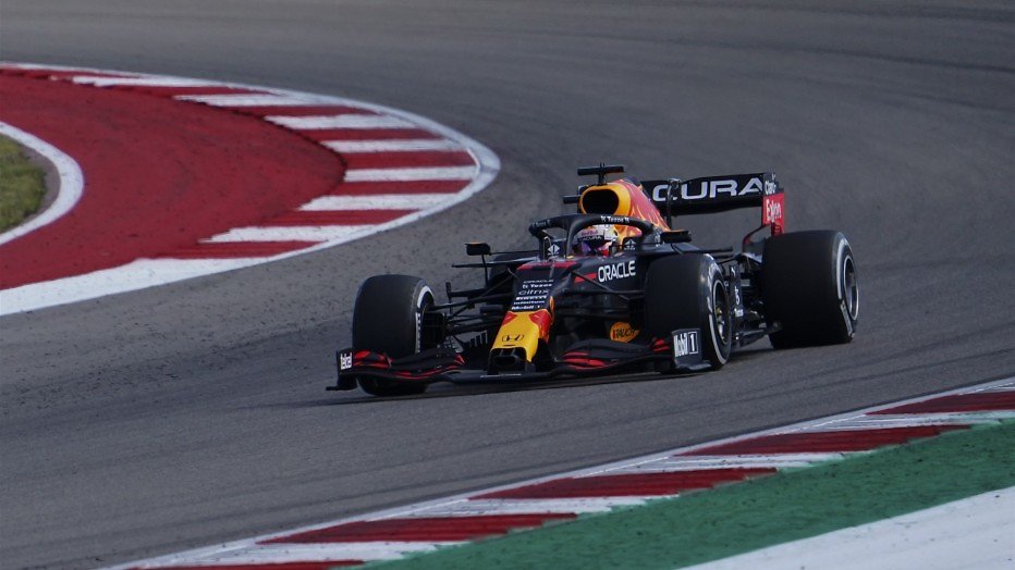 Max Verstappen racet verder in Mexico Max Verstappen racet verder in Mexico