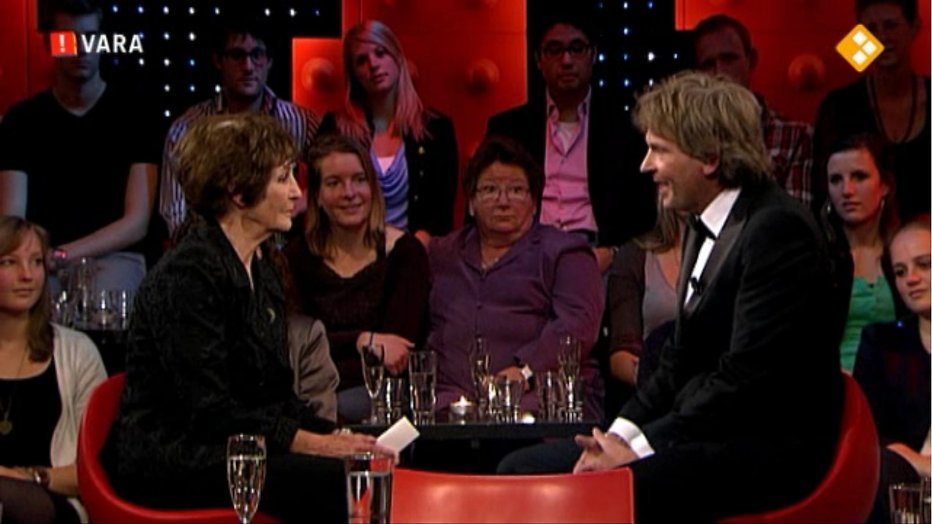 Mies Bouwman blikt terug op 65 jaar Nederlandse tv bij DWDD Mies Bouwman blikt terug op 65 jaar Nederlandse tv bij DWDD