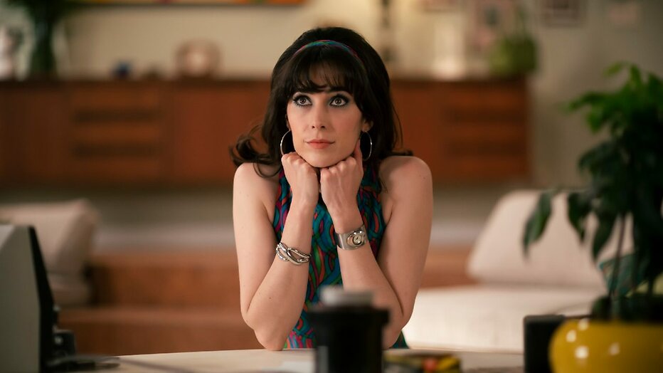 Geraldine Hakewill als Peregrine Fisher in Ms Fisher's Modern Murder Mysteries Geraldine Hakewill als Peregrine Fisher in Ms Fisher's Modern Murder Mysteries