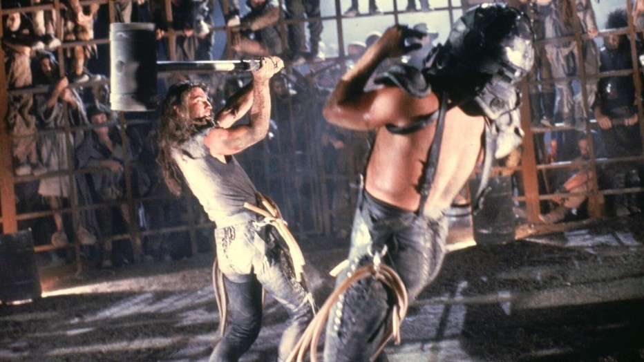 Scene uit Mad Max Beyond Thunderdome Scene uit Mad Max Beyond Thunderdome