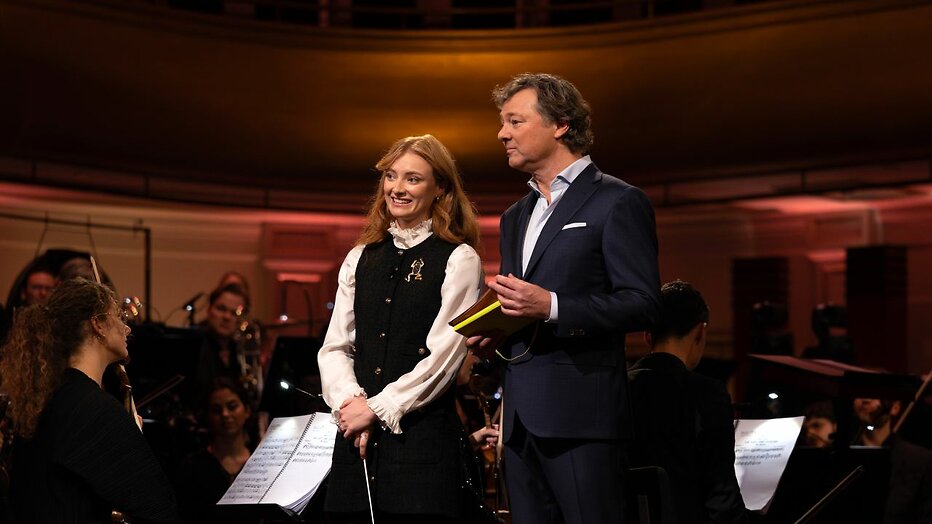 Froukje en Frits Sissing voor Maestro