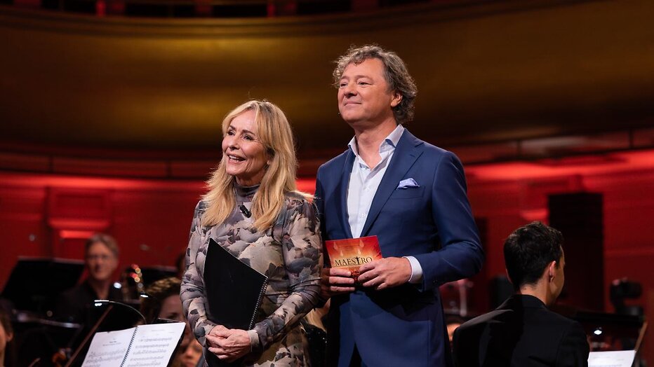 Angela Groothuizen en Eva Eikhout leiden het orkest voor het goede doel in Maestro: Speciale Editie
