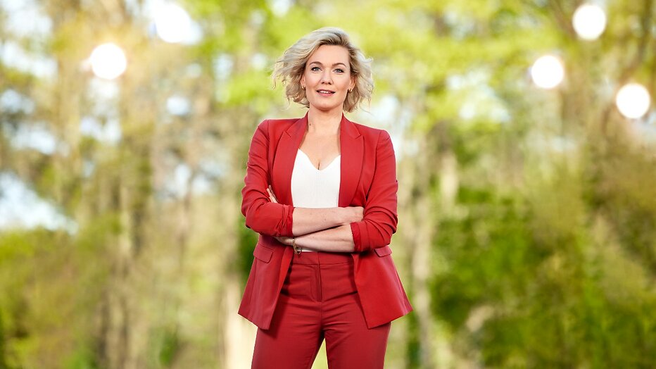 Ook vertolker van rol van Maria in The Passion bekend. Ook vertolker van rol van Maria in The Passion bekend.