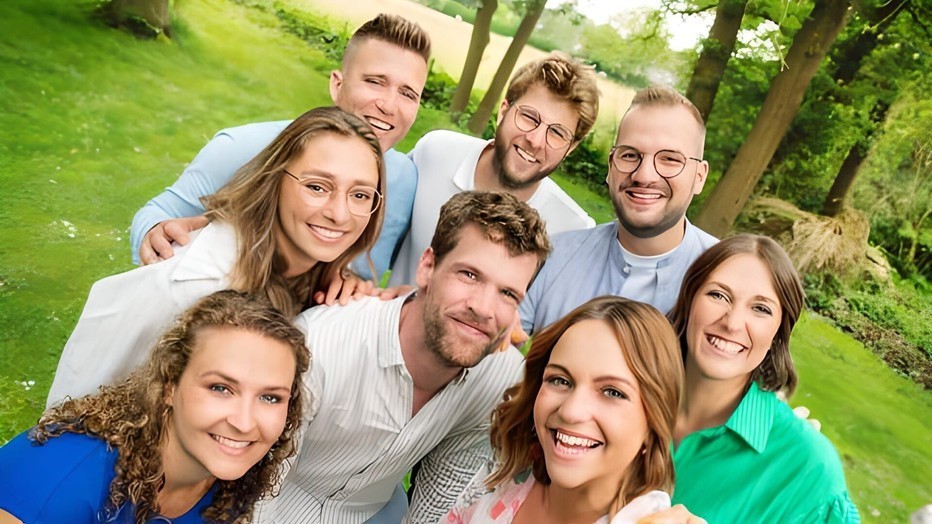 Jorina, Britt, Simen, Thomas, Larissa, Jonas, Jidse, Karlien uit Blind Getrouwd