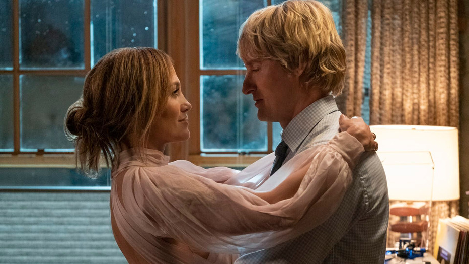 Jennifer Lopez en Owen Wilson in Marry Me