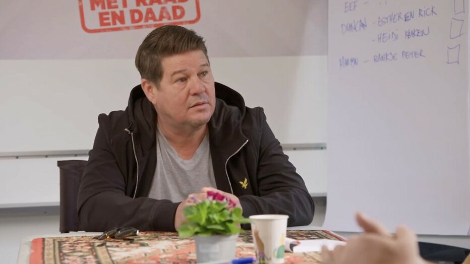 Martijn Krabbé in Uitstel van Executie: Met Raad en Daad Martijn Krabbé in Uitstel van Executie: Met Raad en Daad