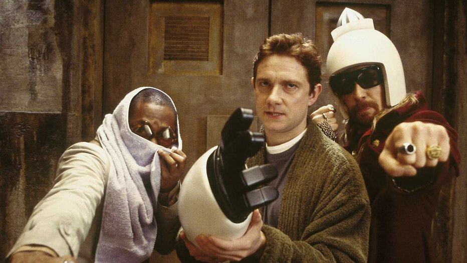 Mos Def, Martin Freeman en Sam Rockwell in The Hitchhiker's Guide to the Galaxy Mos Def, Martin Freeman en Sam Rockwell in The Hitchhiker's Guide to the Galaxy