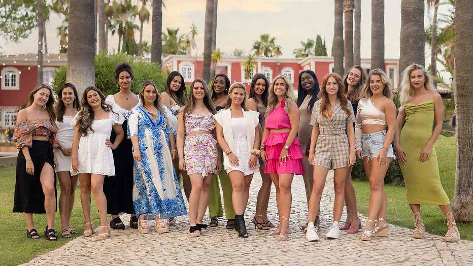 Singles van Matched by Mom 2022