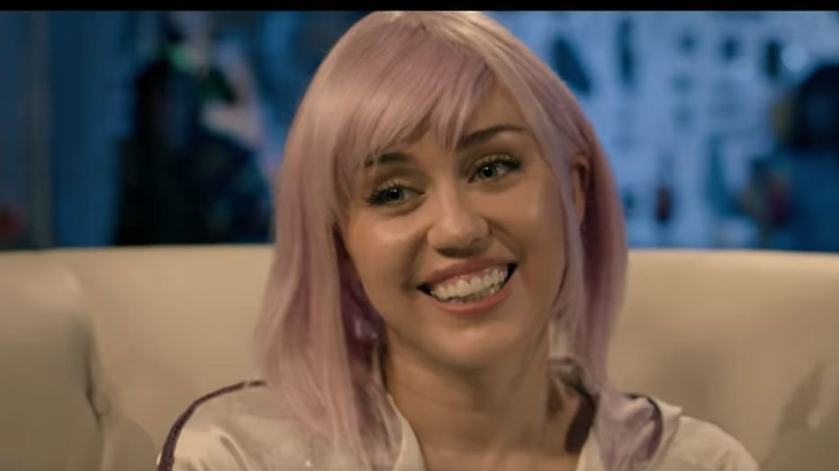 Miley Cyrus in nieuwe trailers Miley Cyrus in nieuwe trailers