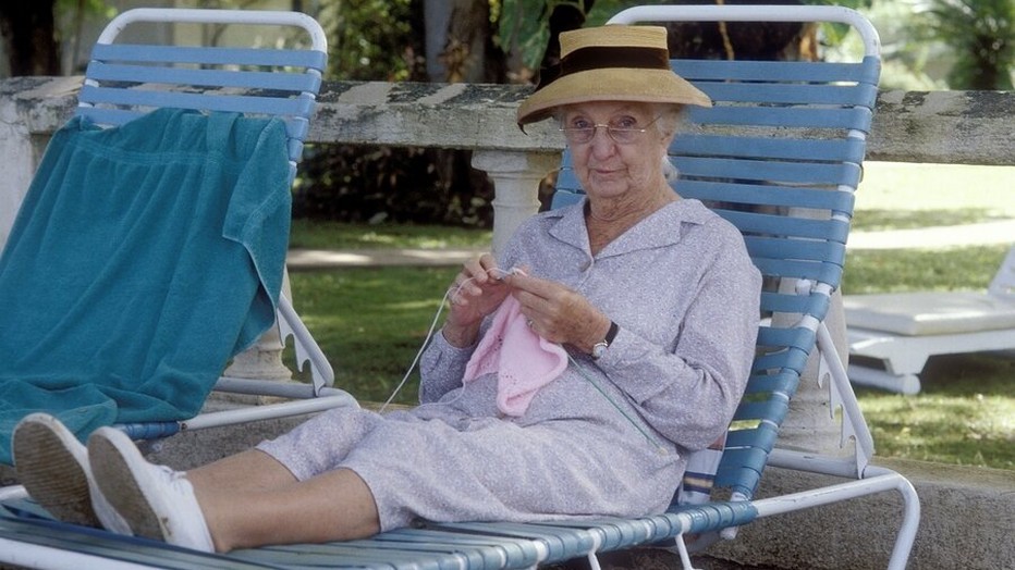 Joan Hickson als Miss Marple
