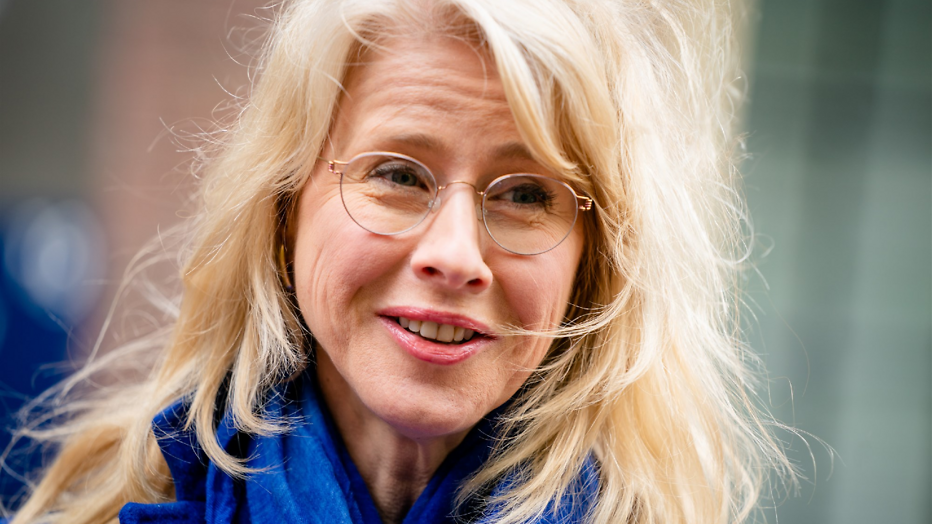 Ook Mona Keijzer in beeld als presentatrice van HLF8. Ook Mona Keijzer in beeld als presentatrice van HLF8.