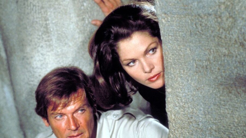 Roger Moore en Lois Chiles in Moonraker