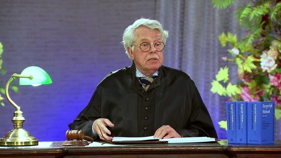 Mr. Frank Visser Doet Uitspraak Mr. Frank Visser Doet Uitspraak