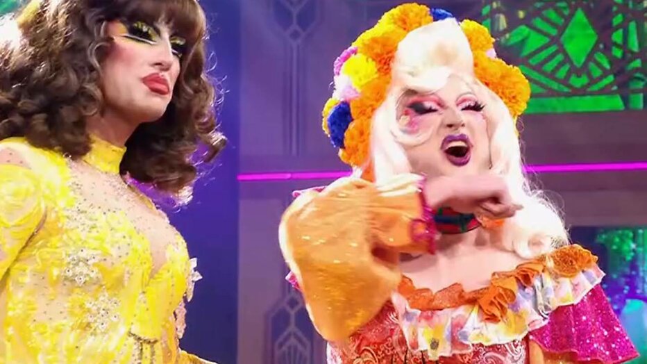 Het dak gaat eraf in Make Up Your Mind. Het dak gaat eraf in Make Up Your Mind.