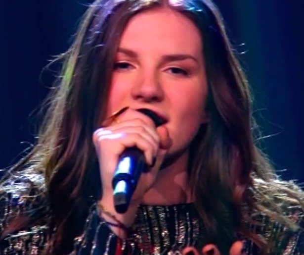 YouTube-hit: Maan zingt haar single Perfect World