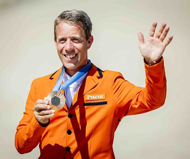 Springruiter Maikel van der Vleuten springt naar brons