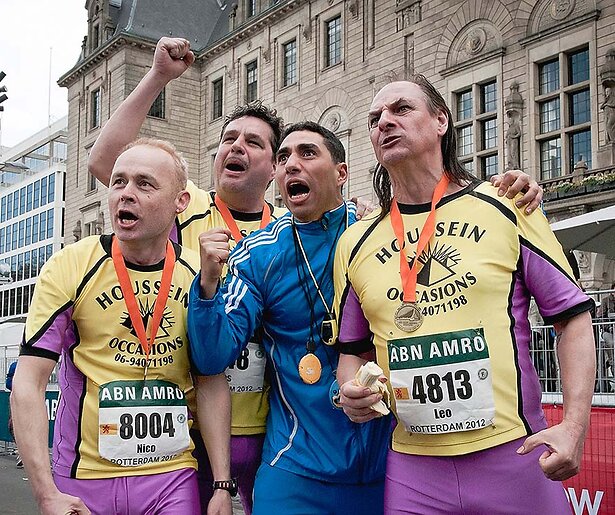 Marcel Hensema gunt dierbare De Marathon-trofee aan volhardende slotenmaker: 'Tranen in de ogen'