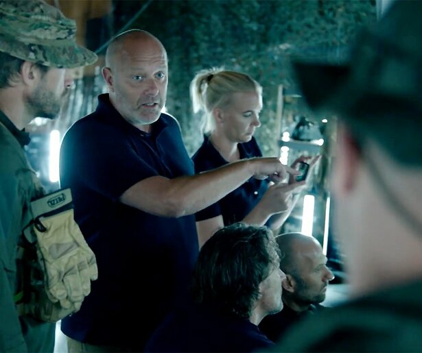 De voortvluchtige duo's strijden verder in Hunted into the Wild VIPS