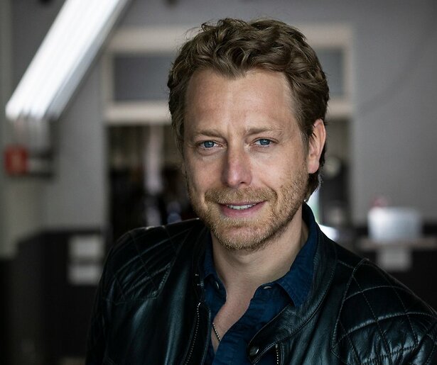 Mark van Eeuwen over nieuw seizoen Flikken Rotterdam: 'Niets leuker dan politieagentje spelen'