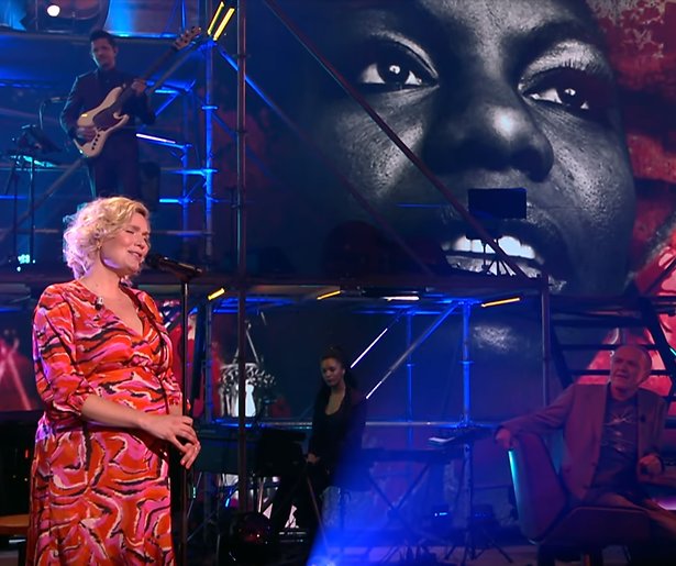 Videosnack: Marlijn Weerdenburg zingt Feeling Good bij Matthijs Gaat Door